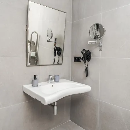 Marina 38 بيت ضيافة دينايا