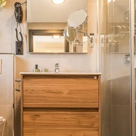 Marina 38 بيت ضيافة 4*