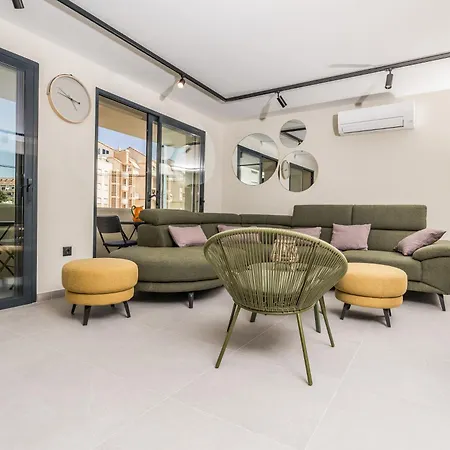 Marina 38 Pensión 4*